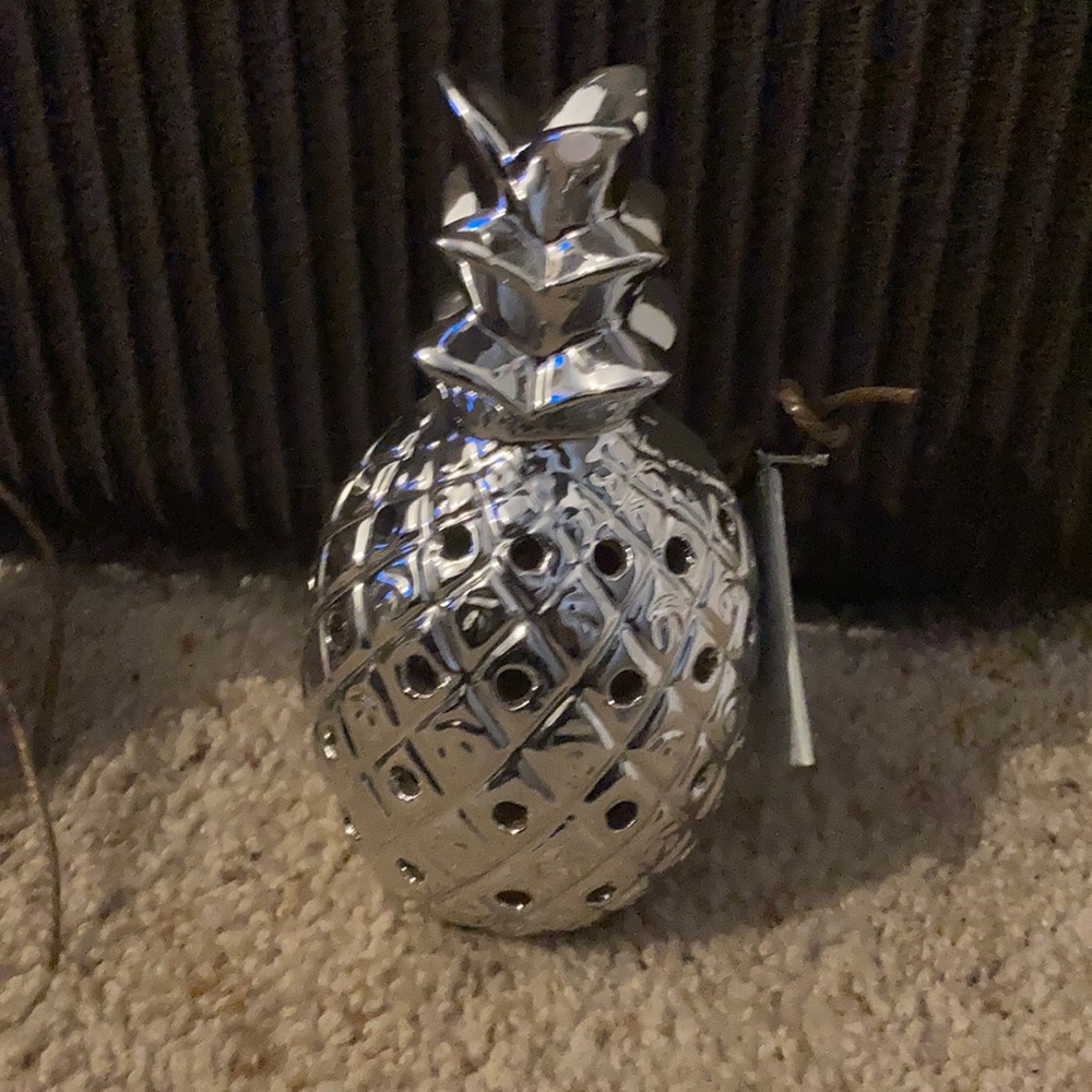 Pineapple decoration